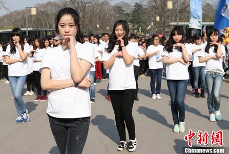 徒步遭马夫猥亵当事女子发声